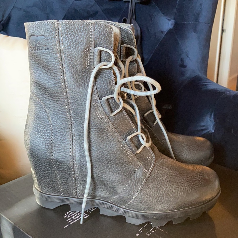 One day sale!!! Sorel Joan of Artic Grey Boots SZ 10.5 NEW